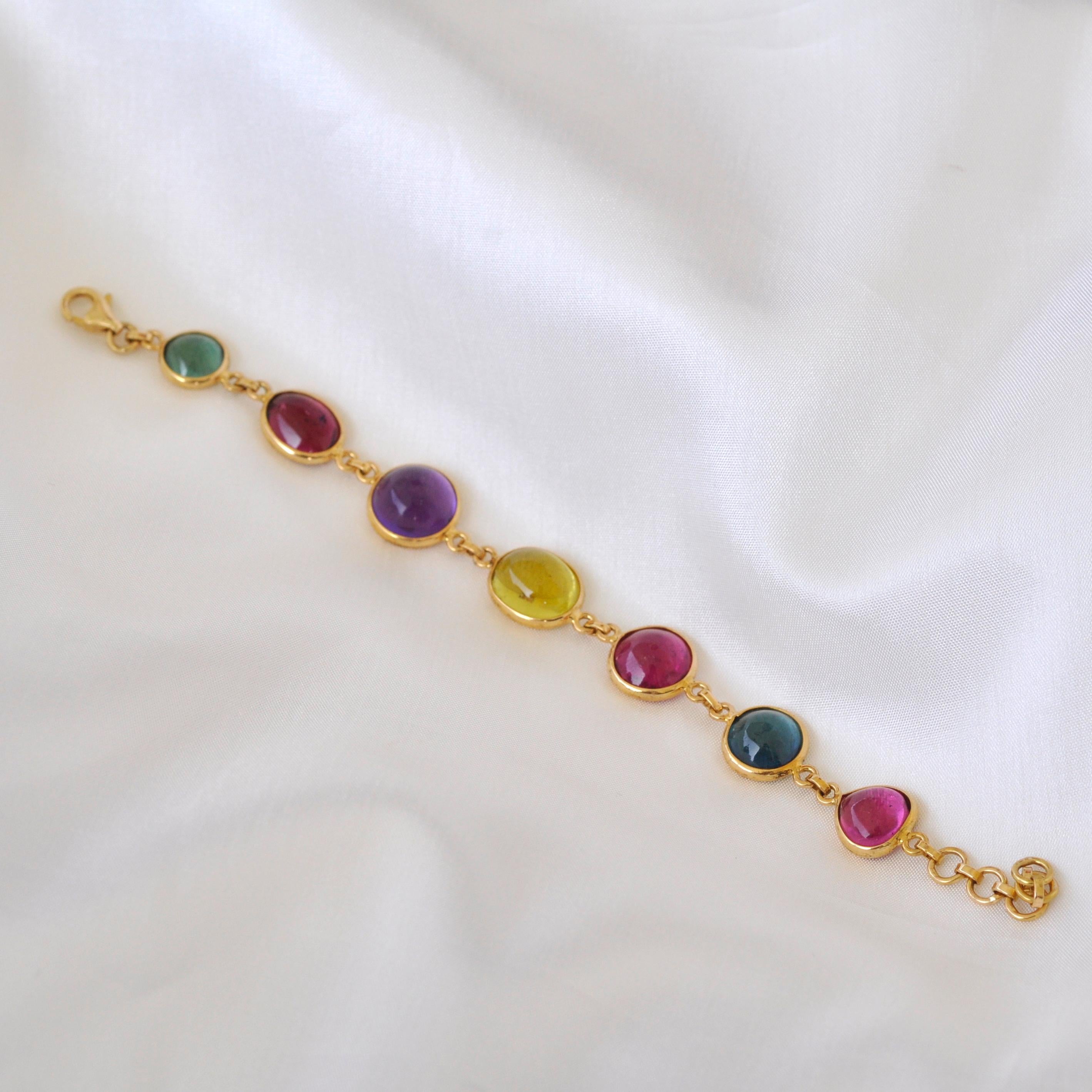 Armband aus 18 Karat Gold mit mehrfarbigem Turmalin, Citrin, Amethyst, Cabochon und Edelsteinen im Zustand „Neu“ im Angebot in Jaipur, Rajasthan