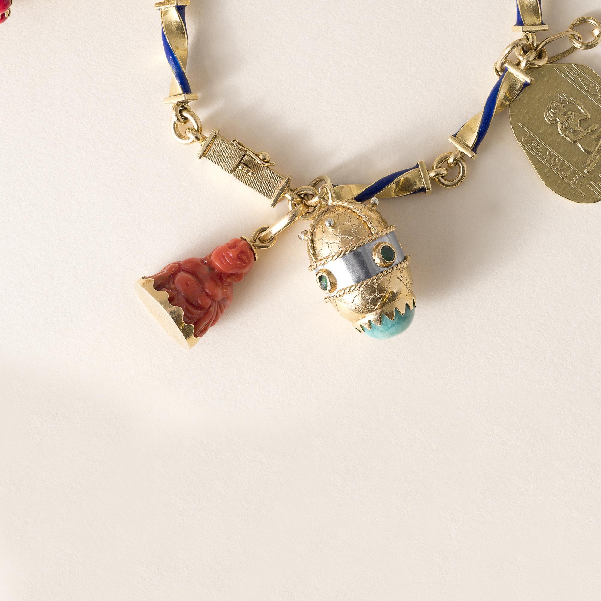 Bracciale Charm Multi Vintage in oro 18K su catena con smalto In condizioni buone in vendita a Los Angeles, CA