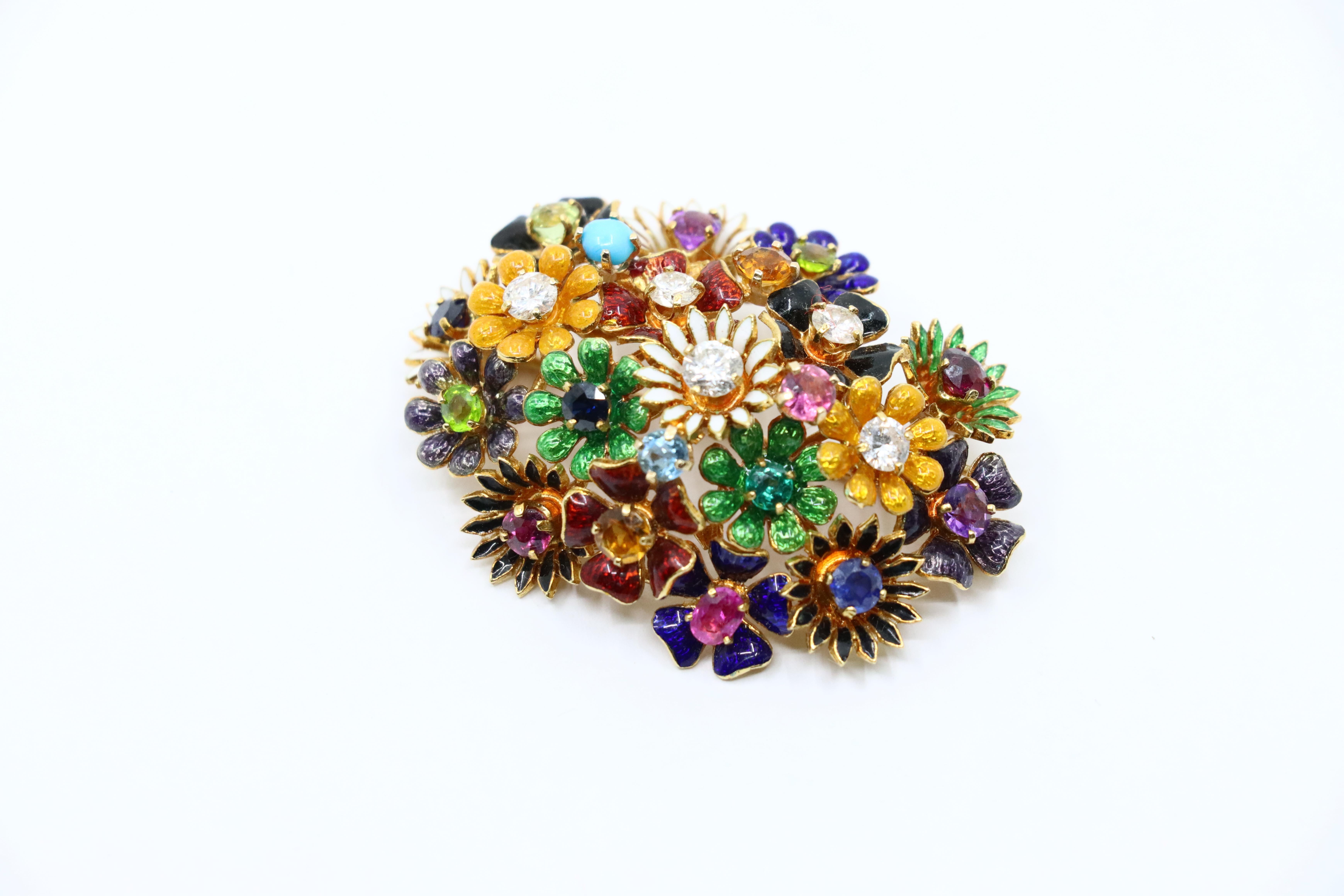 Spilla e orecchino con fiore smaltato in oro 18 carati con pietre multiple in vendita 13