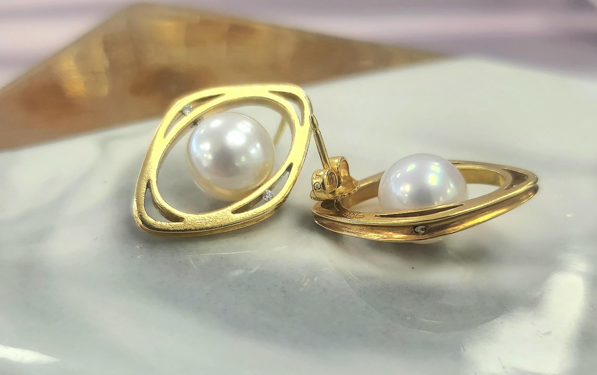 Orecchini con perle e diamanti in oro 18 carati N. Oval Viewpoint di Scott Keating in vendita 2