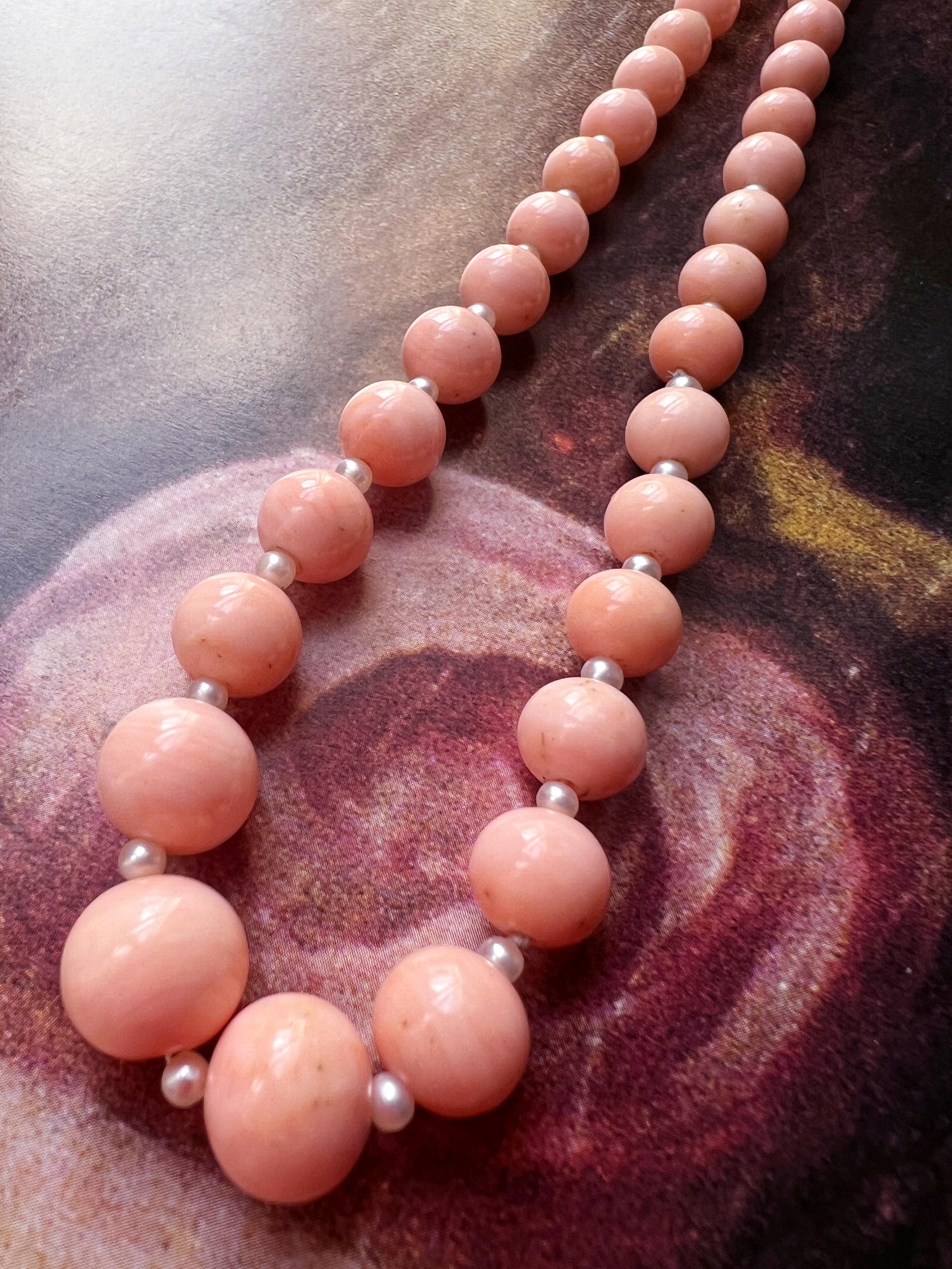 Women's or Men's 18k Gold Natural Angel Skin Pink Coral Pearl Necklace For Sale