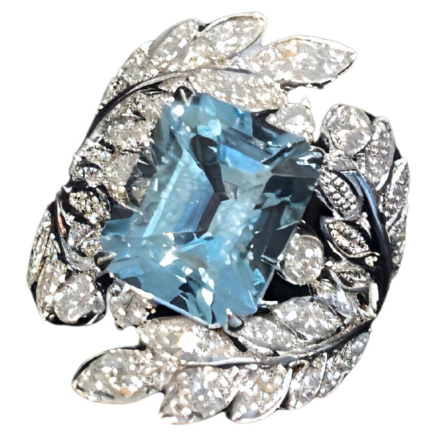 Bague en or 18K incrustée d'aigue-marine naturelle en forme de feuille en vente