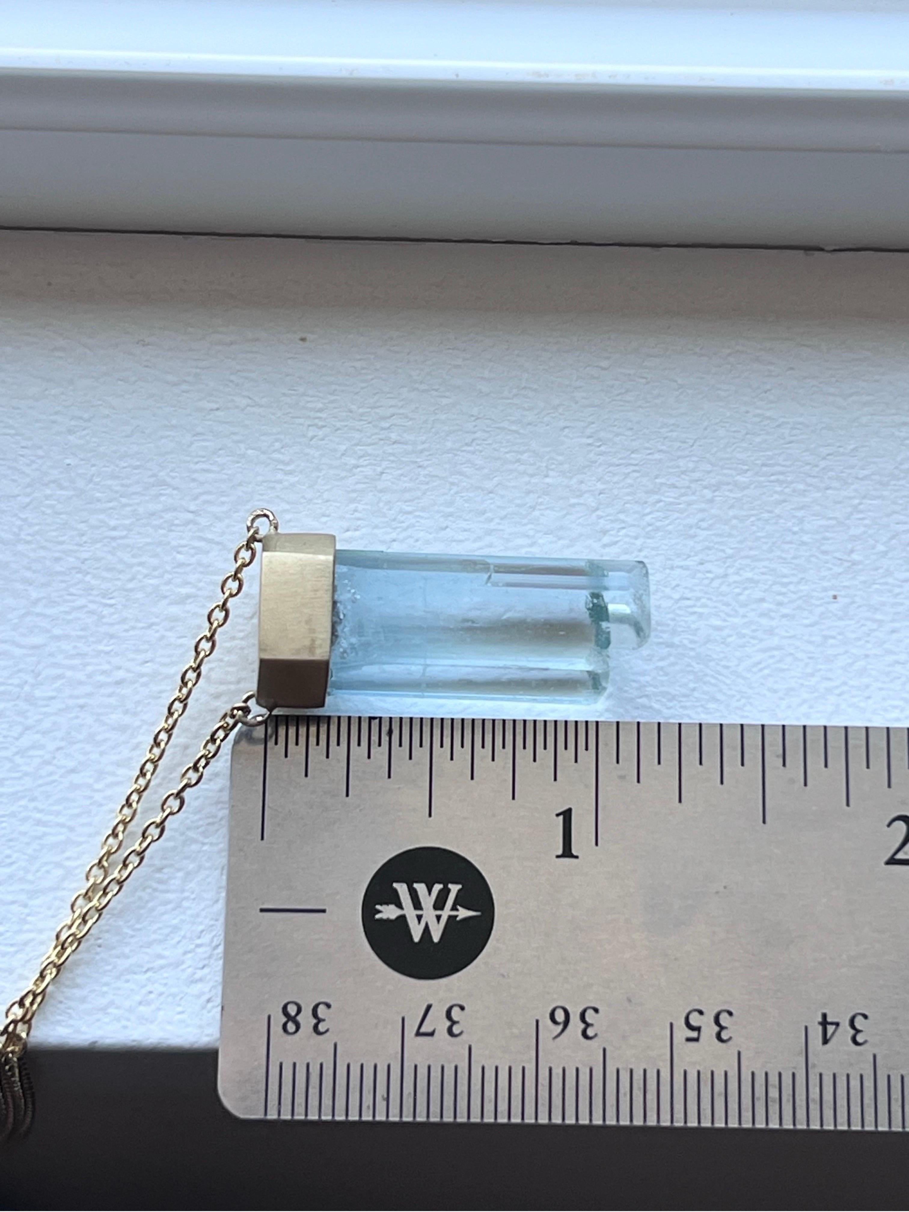 18 Karat Gold Natürlicher Aquamarin Manifestierender Kristall-Halskette Einzigartig für Damen oder Herren im Angebot
