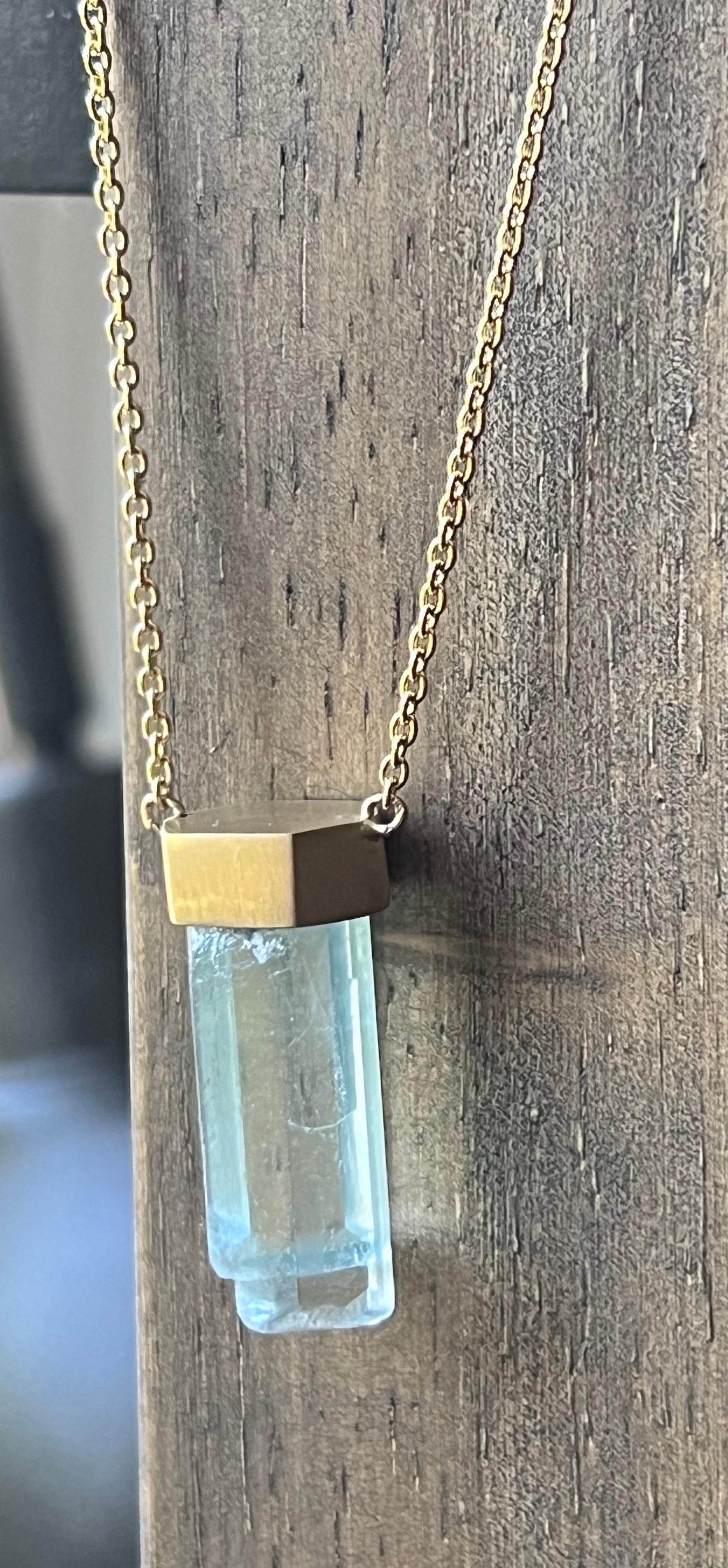 18k Gold Natural Aquamarine Manifesting Crystal Necklace one of a kind For Sale 1