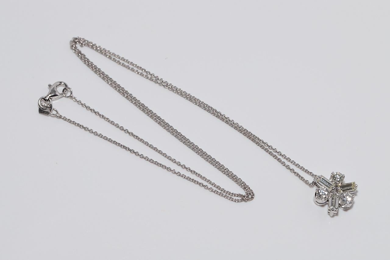Collana con ciondolo in oro 18k con diamanti naturali taglio Baguette e Brilliante in vendita 9