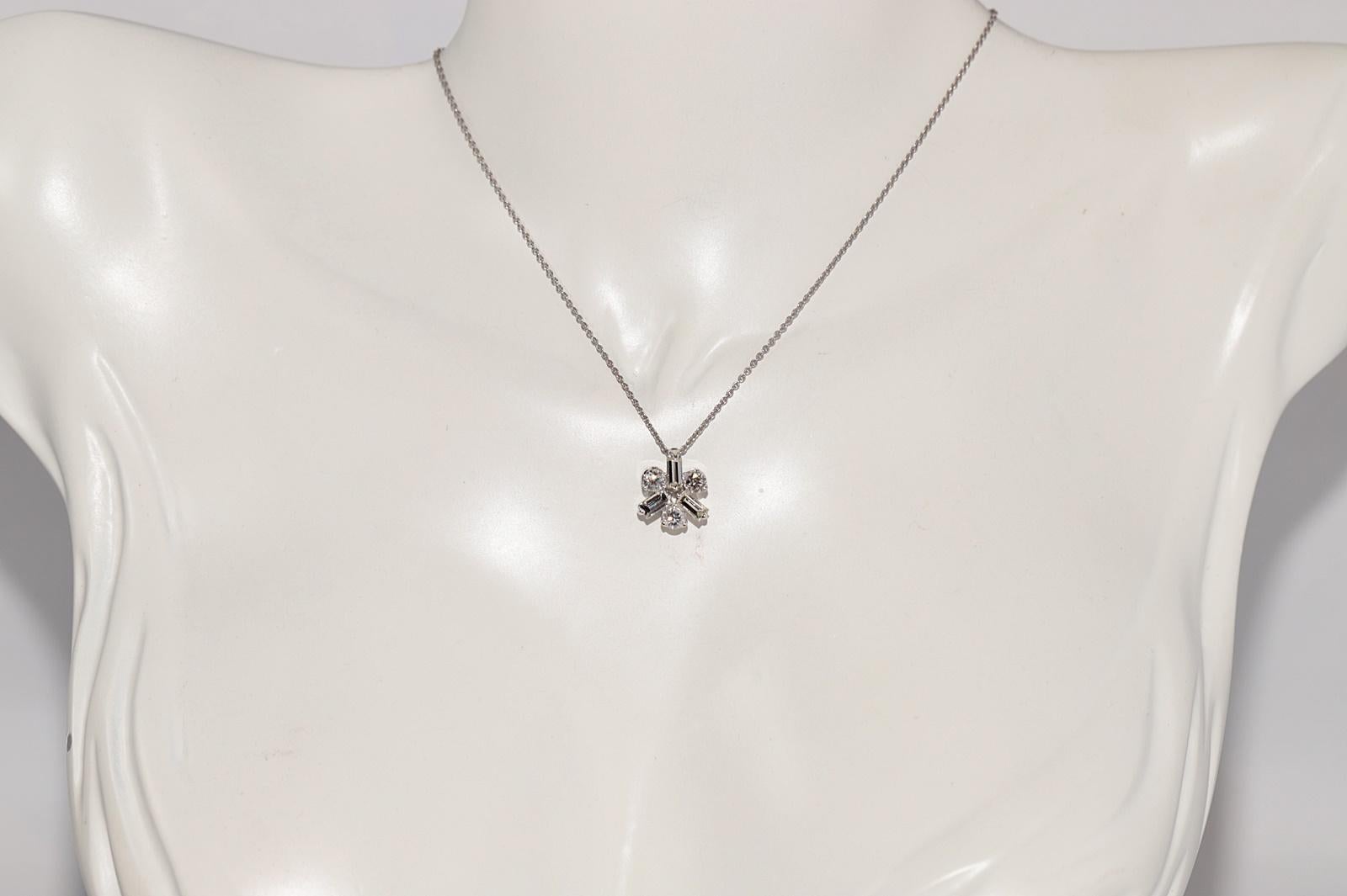 Moderno Collana con ciondolo in oro 18k con diamanti naturali taglio Baguette e Brilliante in vendita