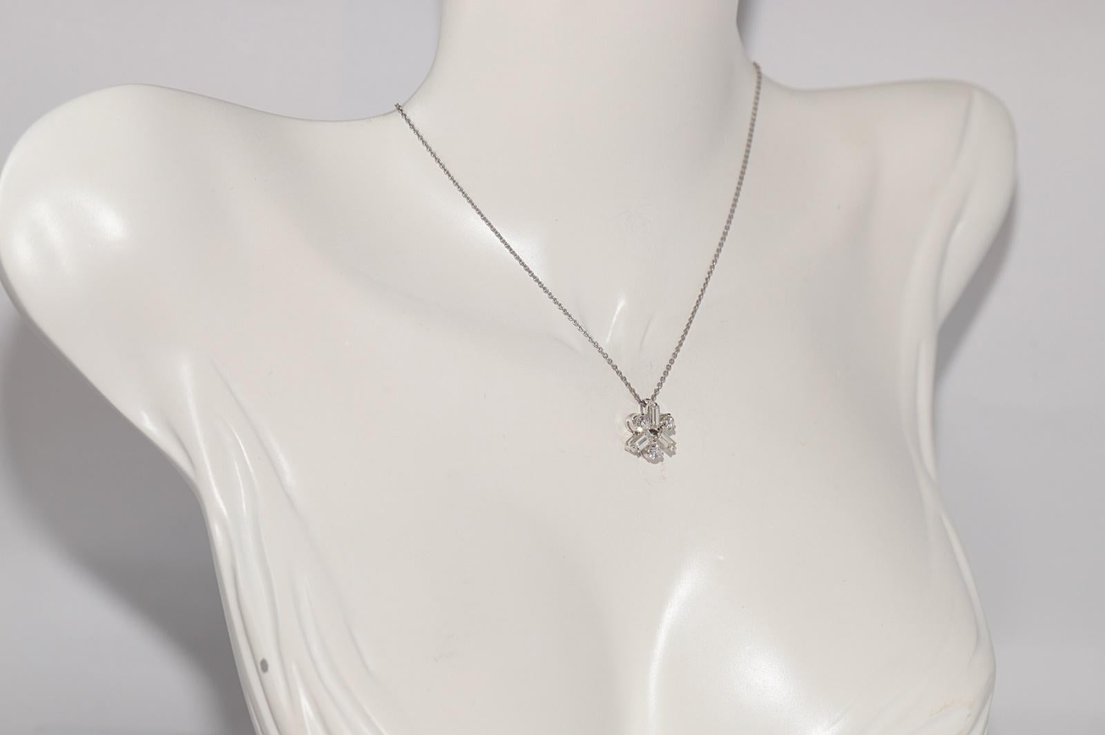 Collana con ciondolo in oro 18k con diamanti naturali taglio Baguette e Brilliante In condizioni buone in vendita a Fatih/İstanbul, 34