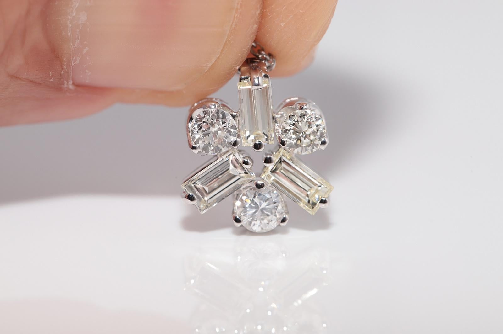 Donna Collana con ciondolo in oro 18k con diamanti naturali taglio Baguette e Brilliante in vendita