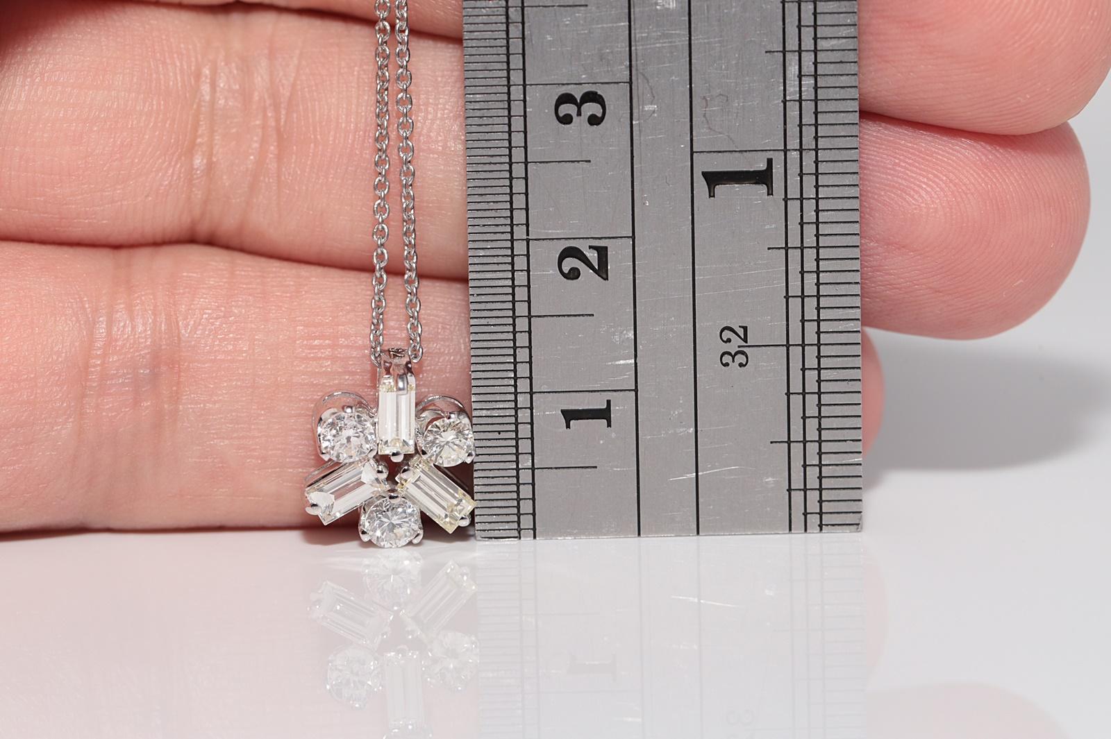 Collana con ciondolo in oro 18k con diamanti naturali taglio Baguette e Brilliante in vendita 2
