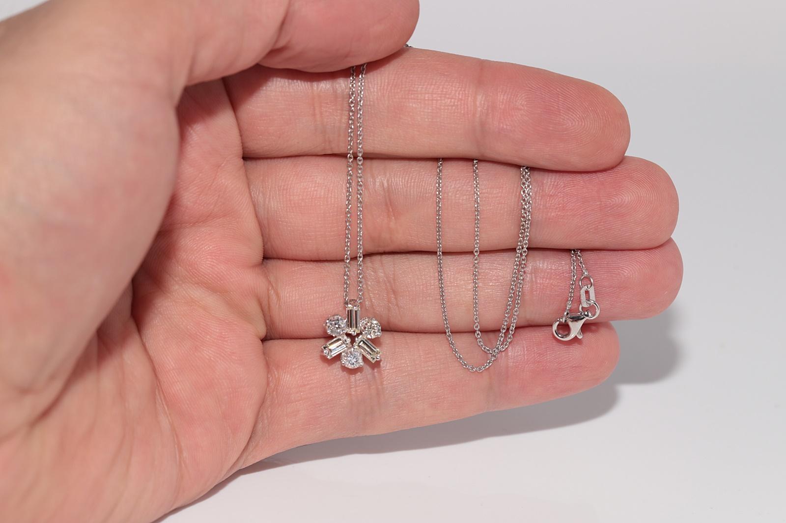 Collana con ciondolo in oro 18k con diamanti naturali taglio Baguette e Brilliante in vendita 3