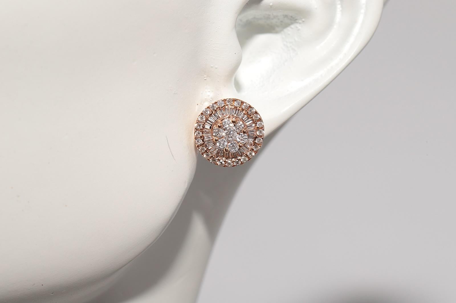 Boucles d'oreilles en or 18k ornées de diamants naturels taille baguette et taille brillant en vente 6
