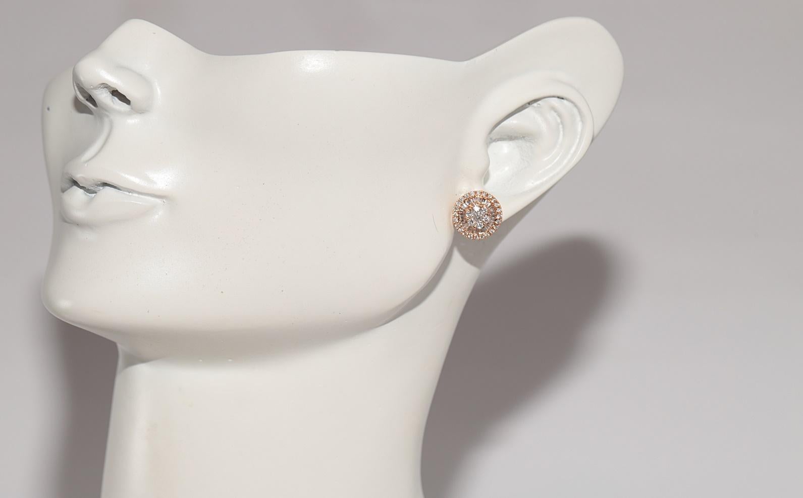 Boucles d'oreilles en or 18k ornées de diamants naturels taille baguette et taille brillant en vente 7