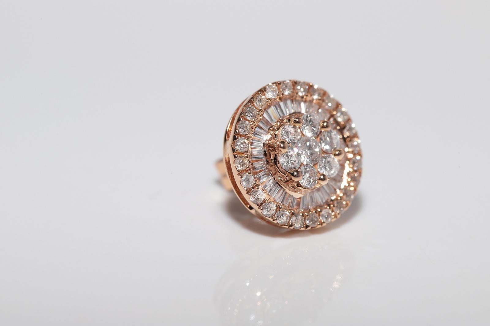 Boucles d'oreilles en or 18k ornées de diamants naturels taille baguette et taille brillant Pour femmes en vente