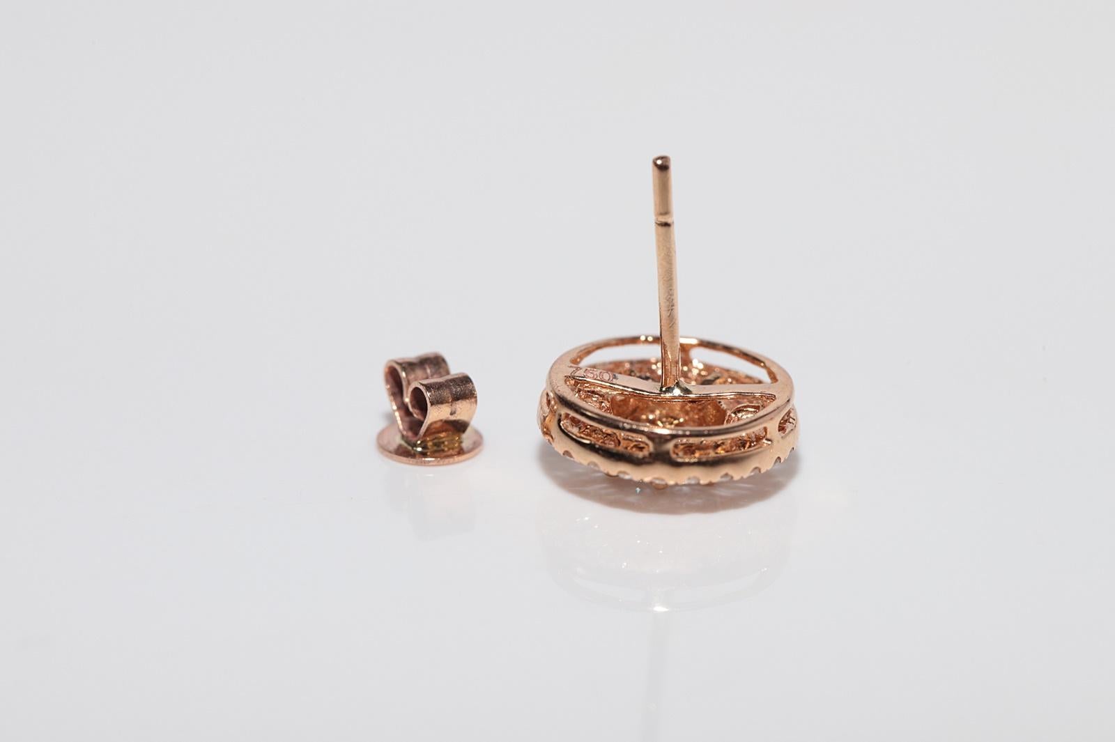 Boucles d'oreilles en or 18k ornées de diamants naturels taille baguette et taille brillant en vente 2