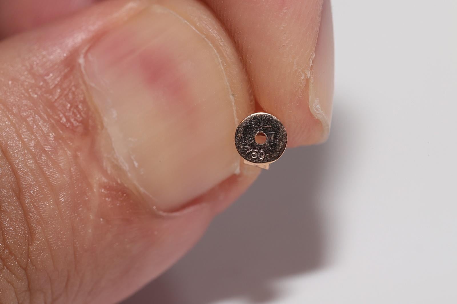 18 Karat Gold Ohrstecker mit natürlichem Diamanten im Baguetteschliff und Brillantschliff im Angebot 4