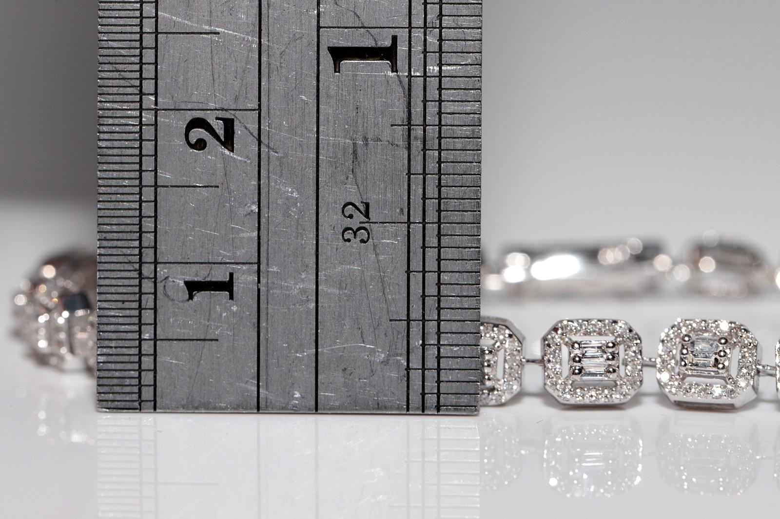 18k Gold Natural Baguette Cut And Brilliant Cut Diamond  Tennis bracelet For Sale 2