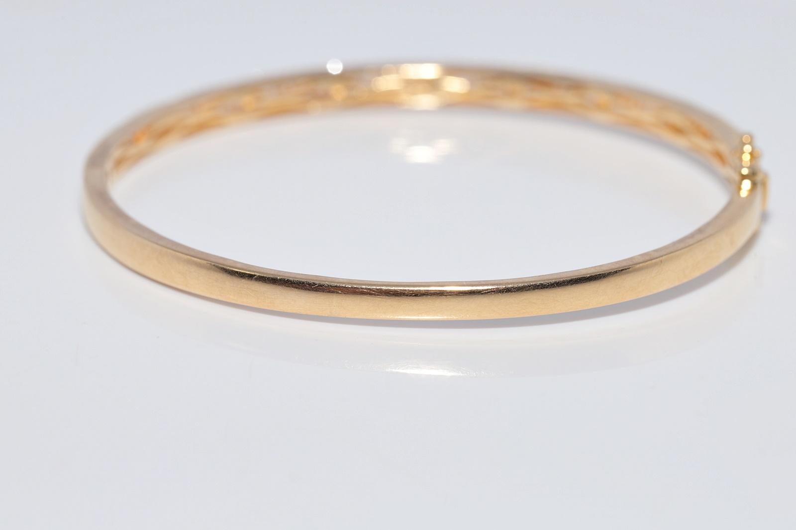 18k Gold Natürlicher Baguetteschliff Diamant und Brillantschliff Diamant-Armreif im Angebot 6