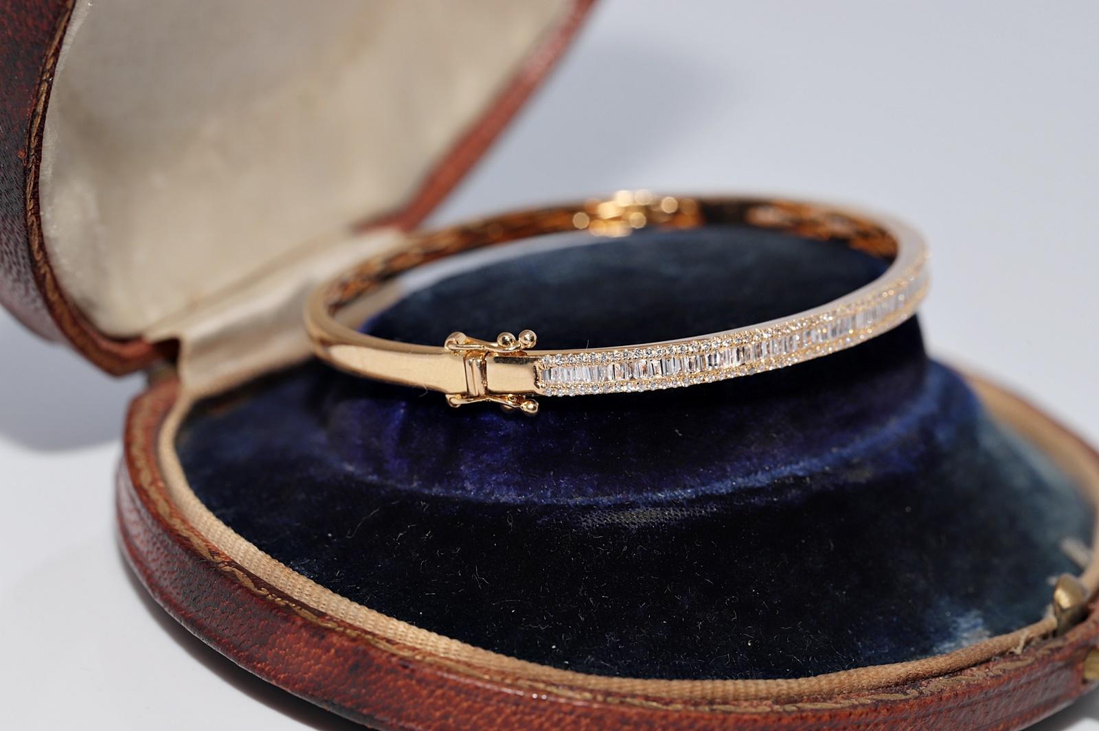 18k Gold Natürlicher Baguetteschliff Diamant und Brillantschliff Diamant-Armreif im Zustand „Gut“ im Angebot in Fatih/İstanbul, 34