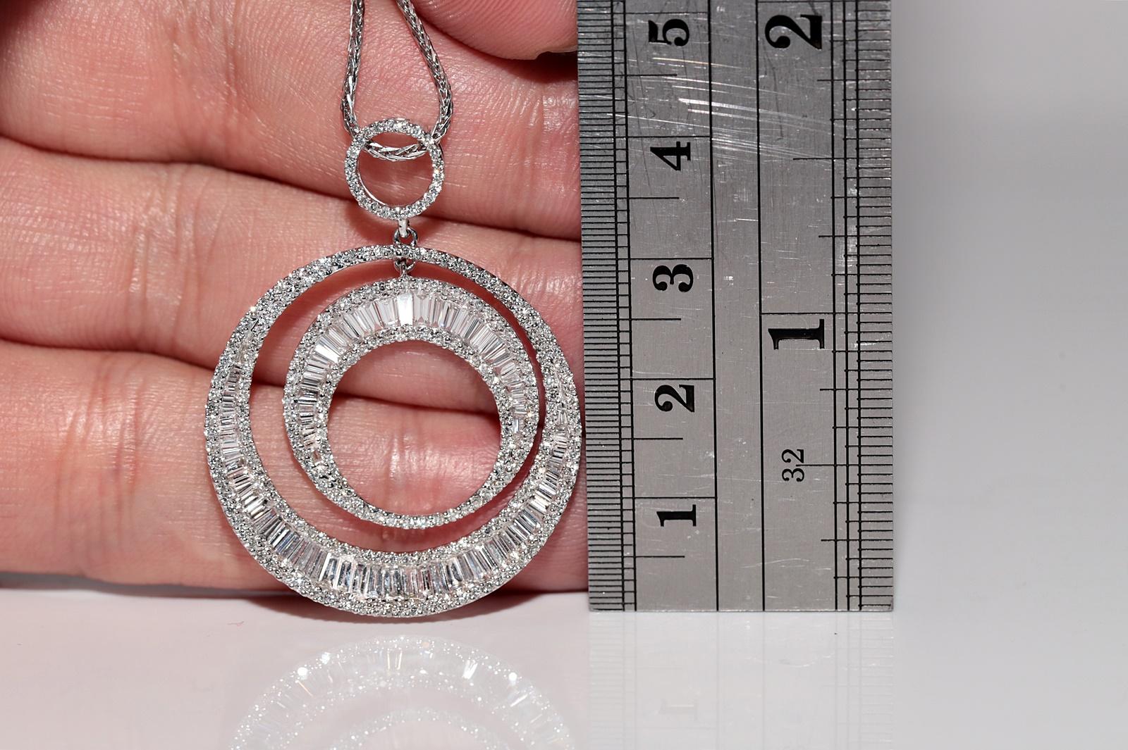 18k Gold Natural Baguette Cut Diamond Decorated Pendant Necklace For Sale 7