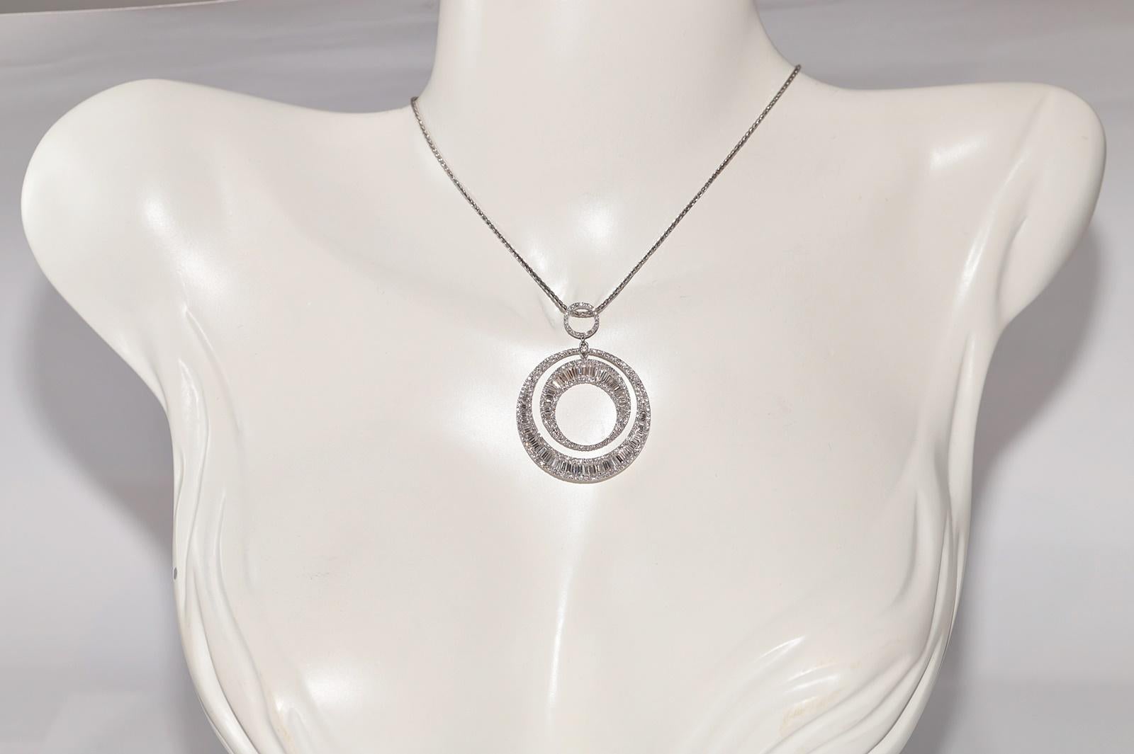 In very good condition.
Total weight is 8.8 grams.
Totally is diamond 3.60 ct.
The diamond is has F color and vvs-vs clarity.
Total lenght is chain 44 cm.
Please contact for any question.