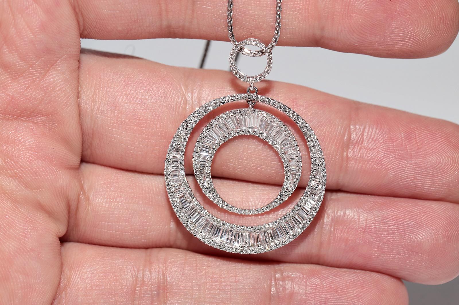 18 Karat Gold Natürlicher Baguetteschliff Diamant Dekorierter Anhänger Halskette im Angebot 1