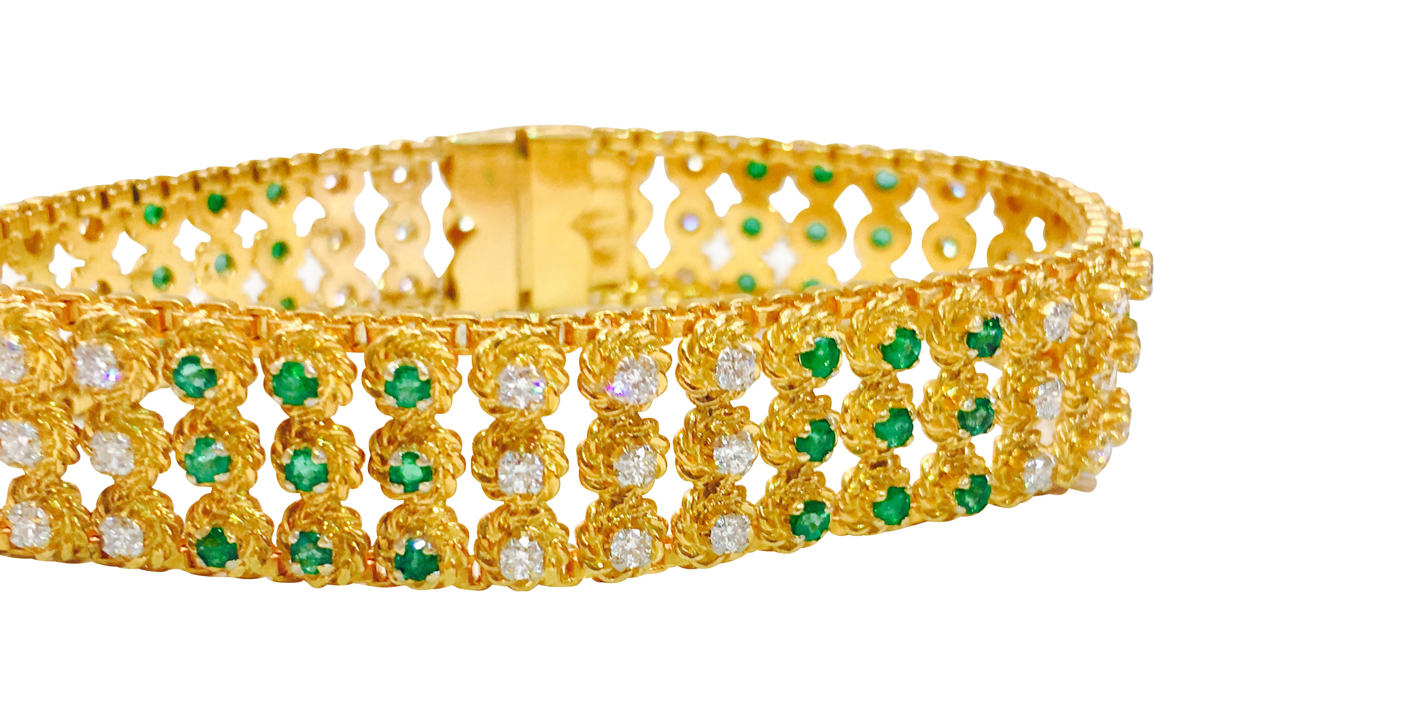 Anglo-Indian 18k Gold Natural Colombian Emerald Diamond Bracelet For Sale