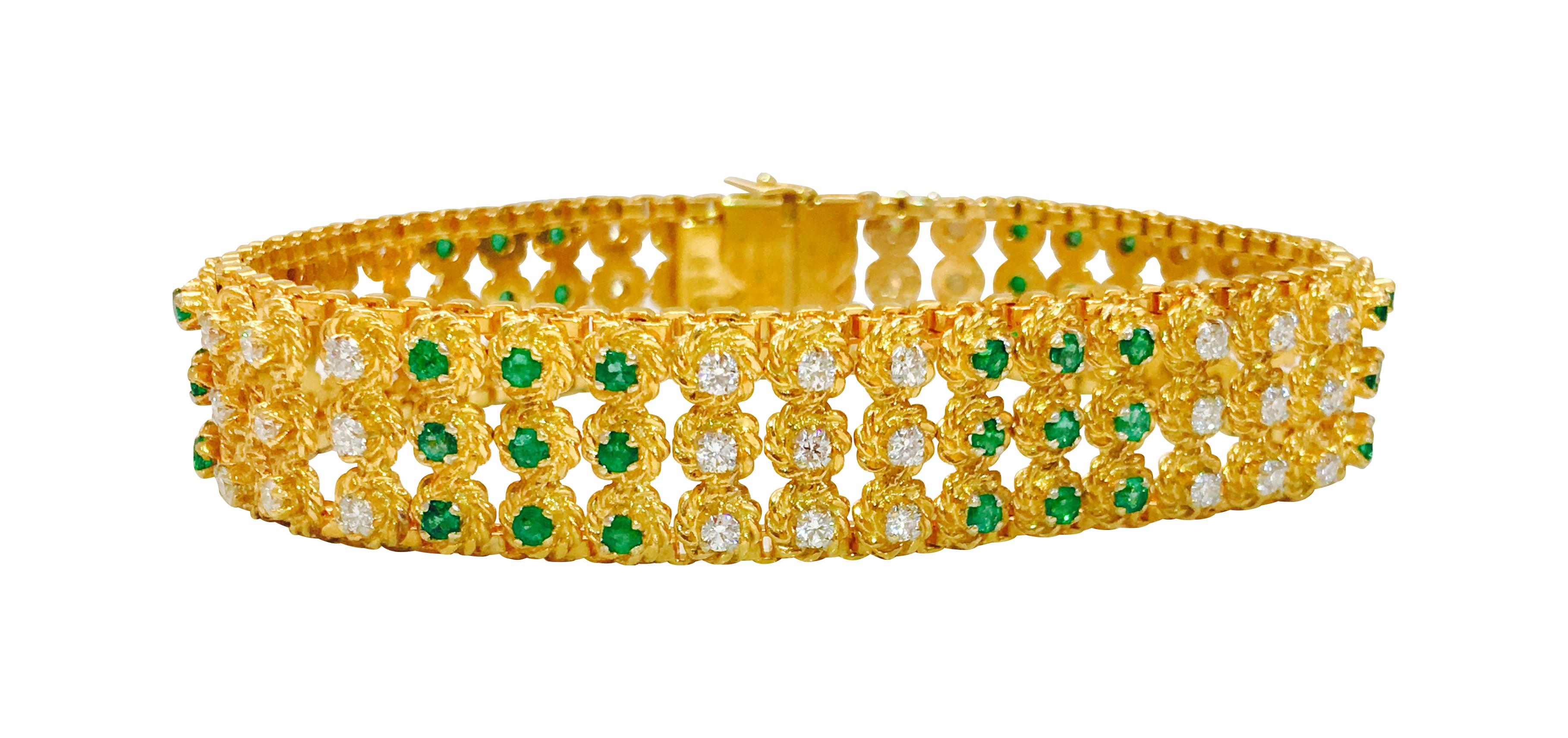 18k Gold Natural Colombian Emerald Diamond Bracelet In Excellent Condition For Sale In Miami, FL