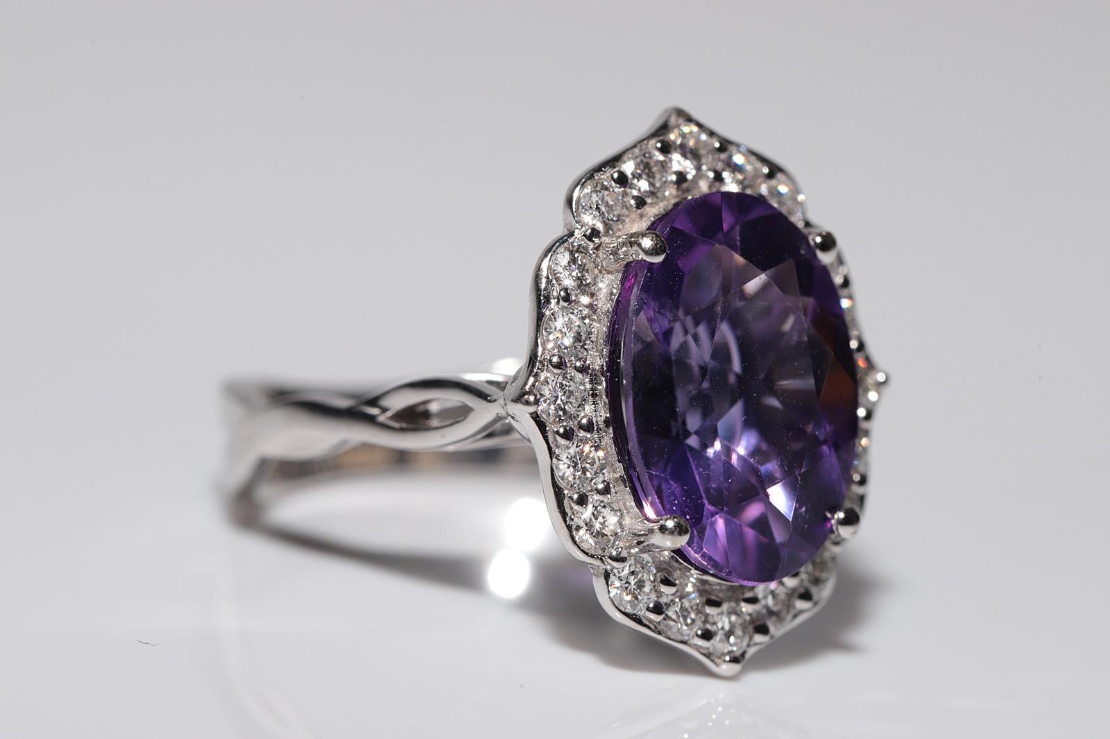 Anillo Fuerte de Oro de 18 K Decorado con Diamantes Naturales y Amatistas en venta 4