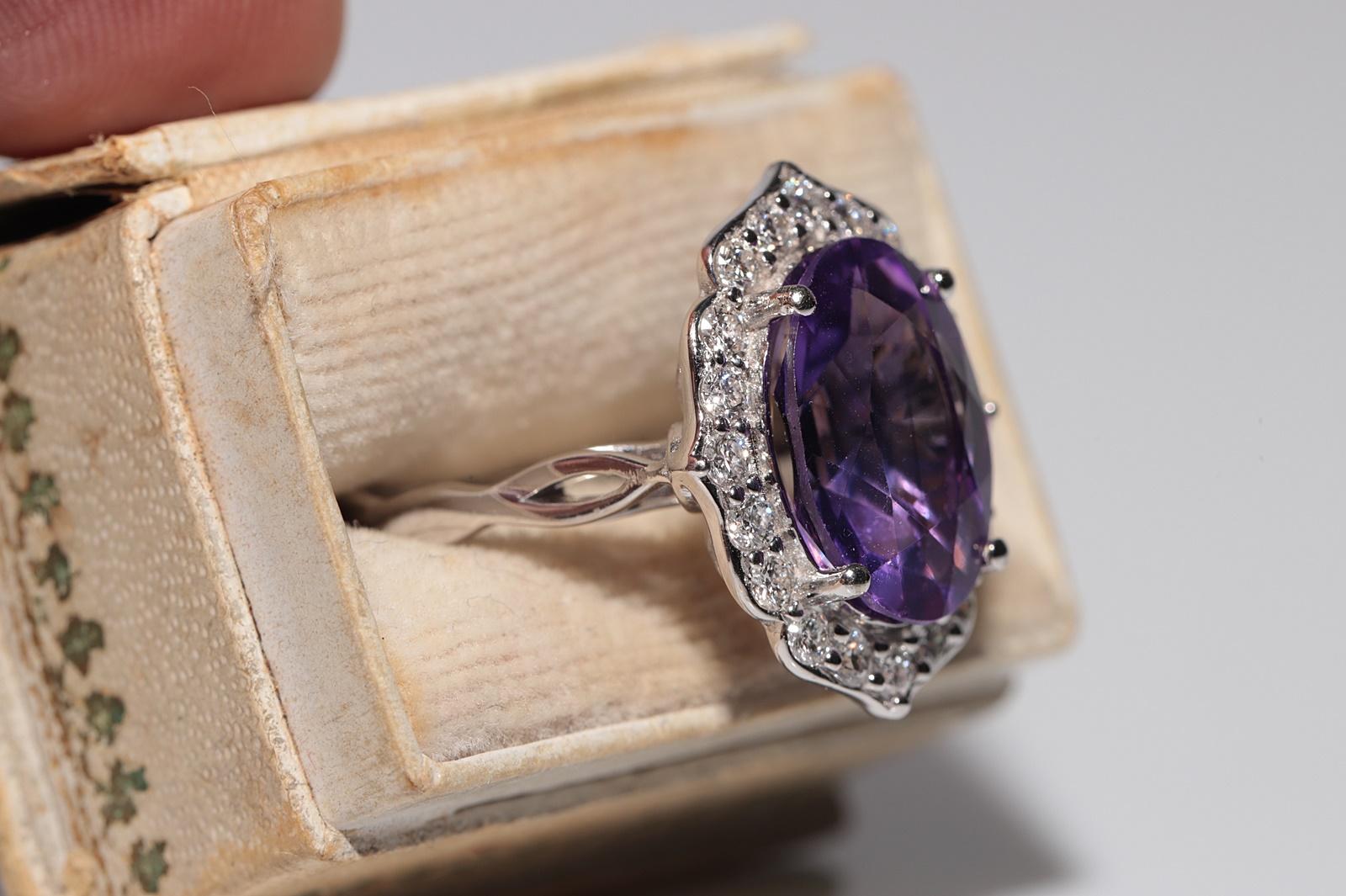 Anillo Fuerte de Oro de 18 K Decorado con Diamantes Naturales y Amatistas Moderno en venta