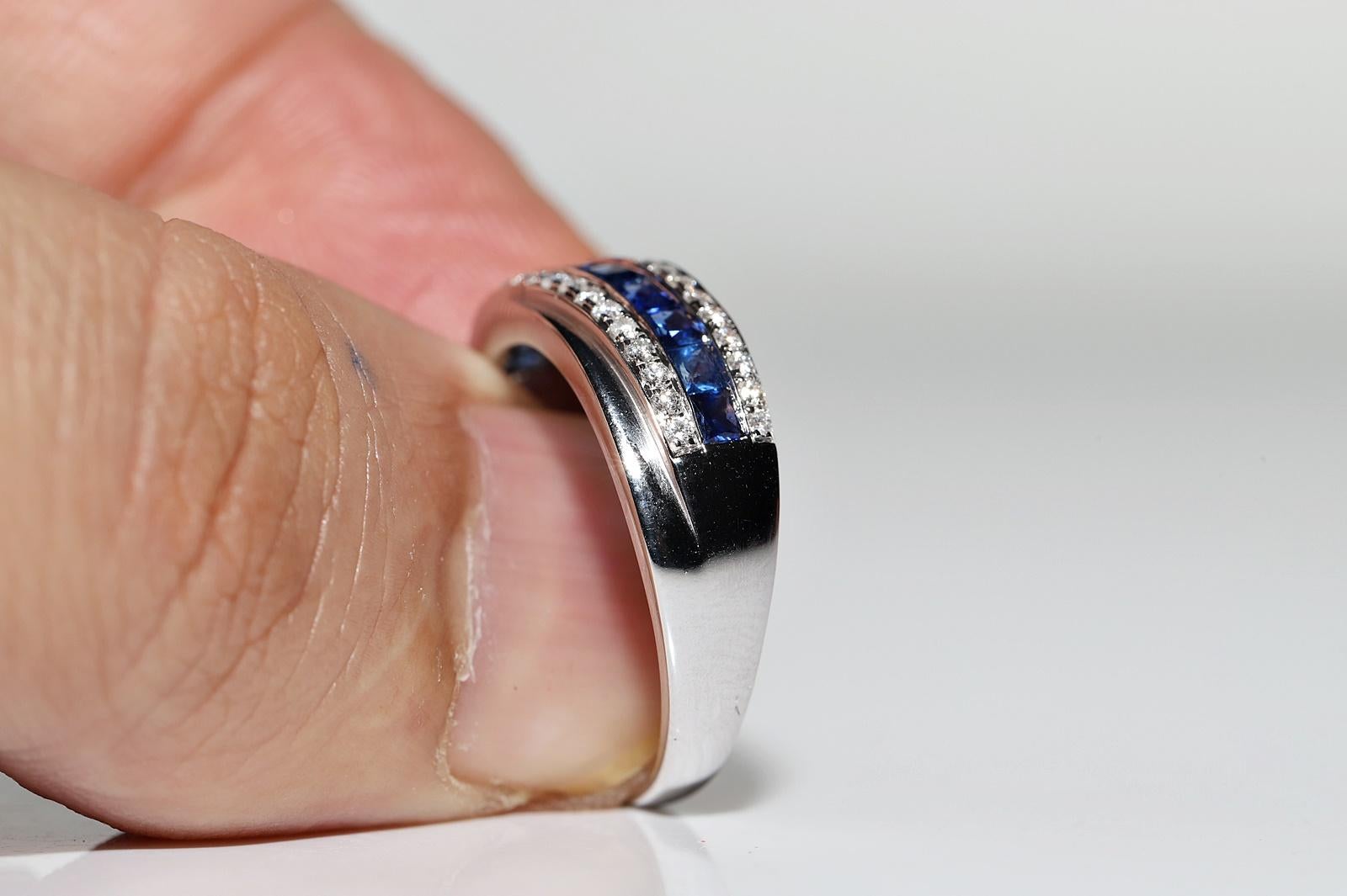 Bague en or 18k ornée d'un diamant naturel et d'un saphir taille baguette en vente 6