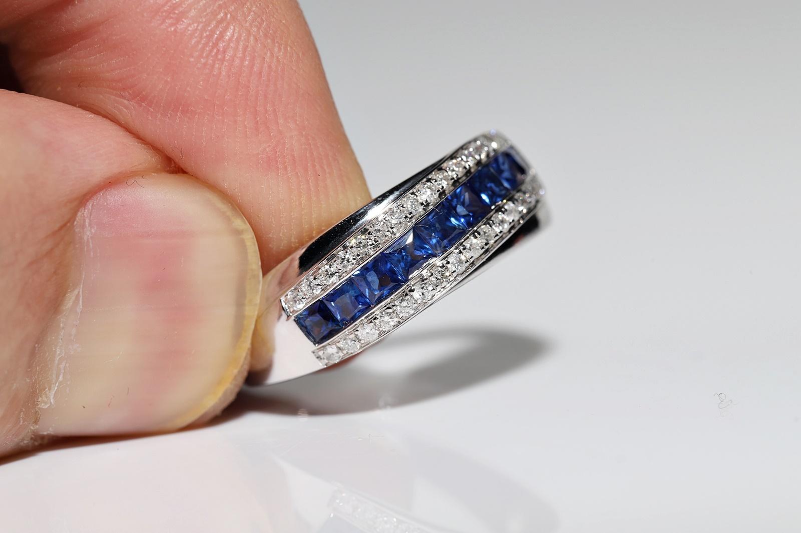 Bague en or 18k ornée d'un diamant naturel et d'un saphir taille baguette en vente 7