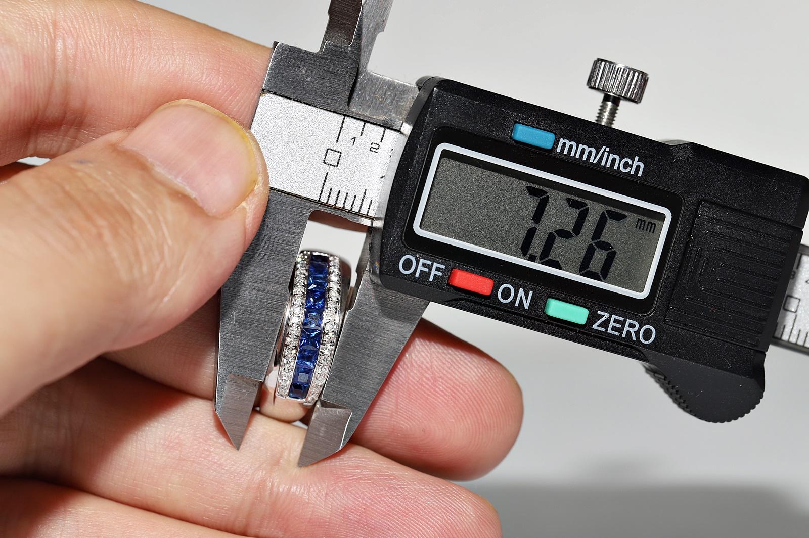 18 Karat Gold Natürlicher Diamant und Saphir im Baguetteschliff Saphir Dekorierter Ring im Angebot 12