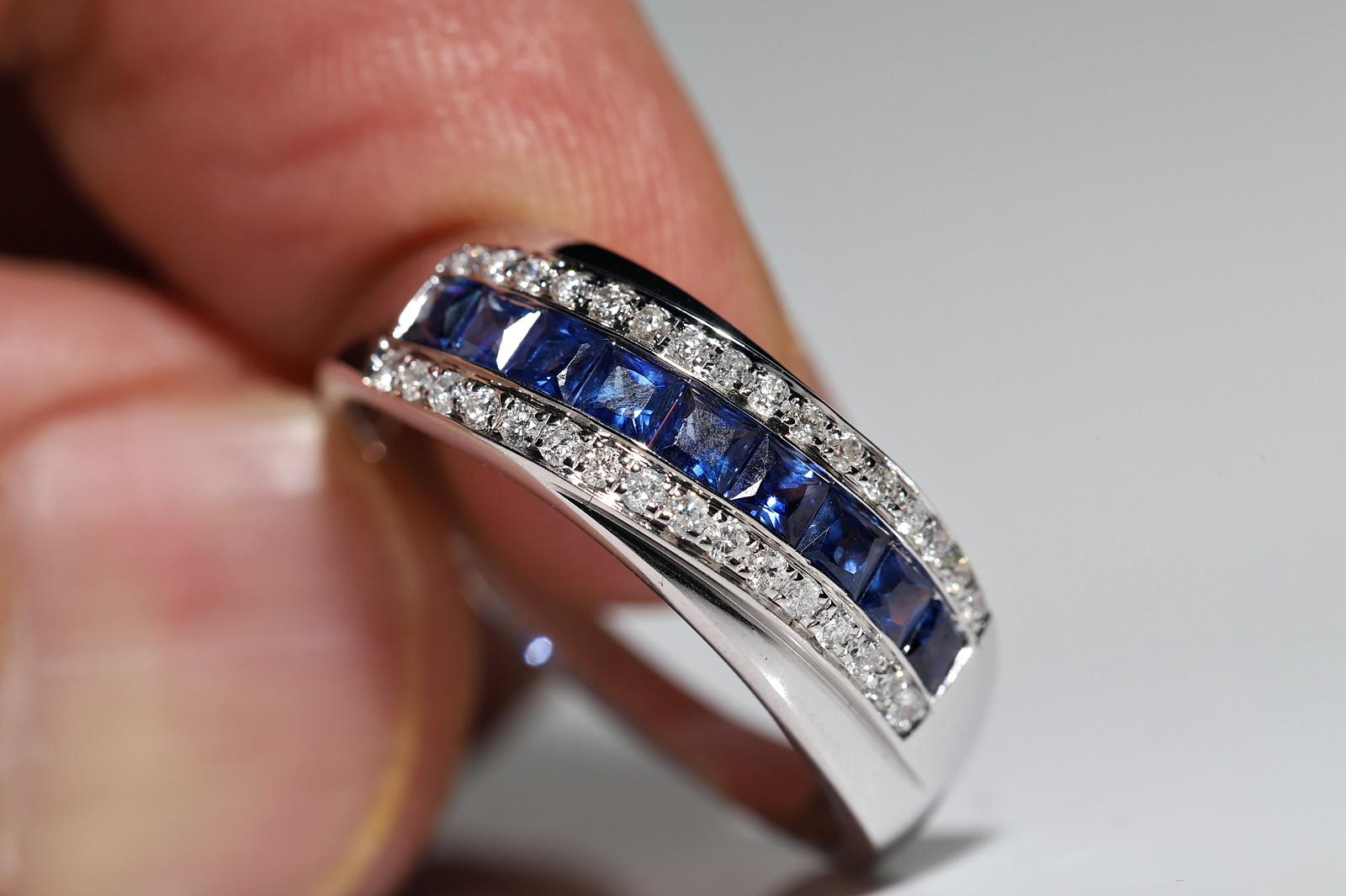 Bague en or 18k ornée d'un diamant naturel et d'un saphir taille baguette en vente 13