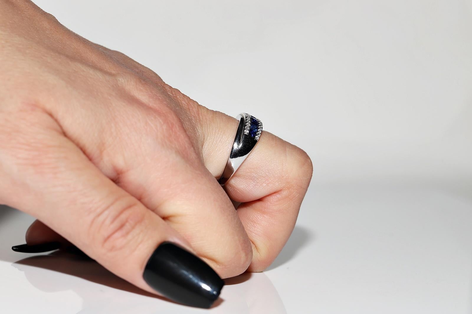 Bague en or 18k ornée d'un diamant naturel et d'un saphir taille baguette Bon état - En vente à Fatih/İstanbul, 34