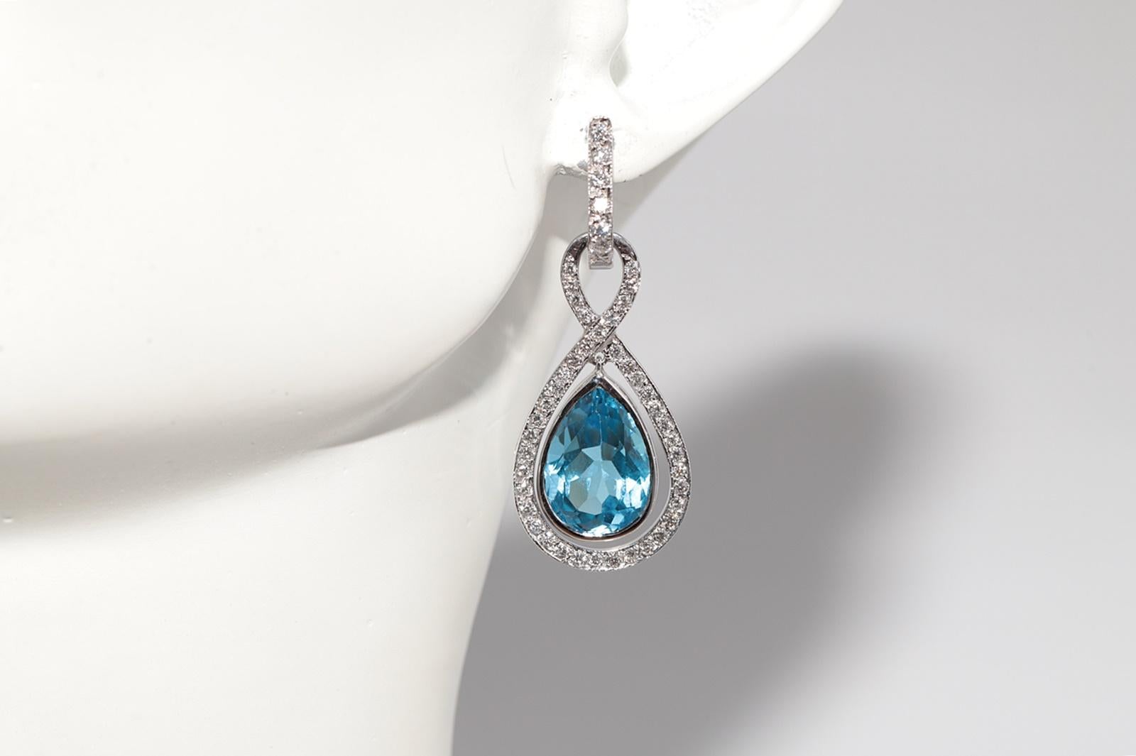 Orecchino a goccia decorato con diamanti naturali e topazio blu in oro 18 carati in vendita 9