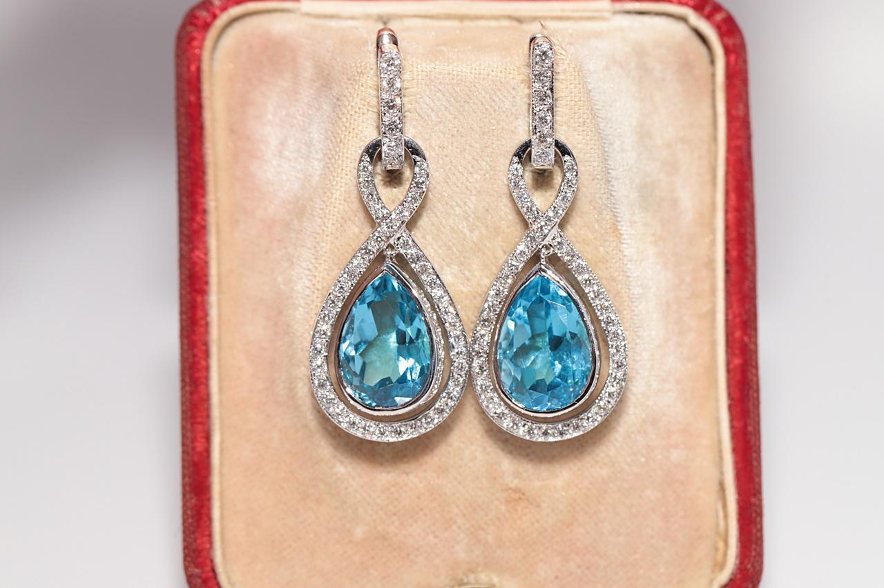 Moderno Orecchino a goccia decorato con diamanti naturali e topazio blu in oro 18 carati in vendita