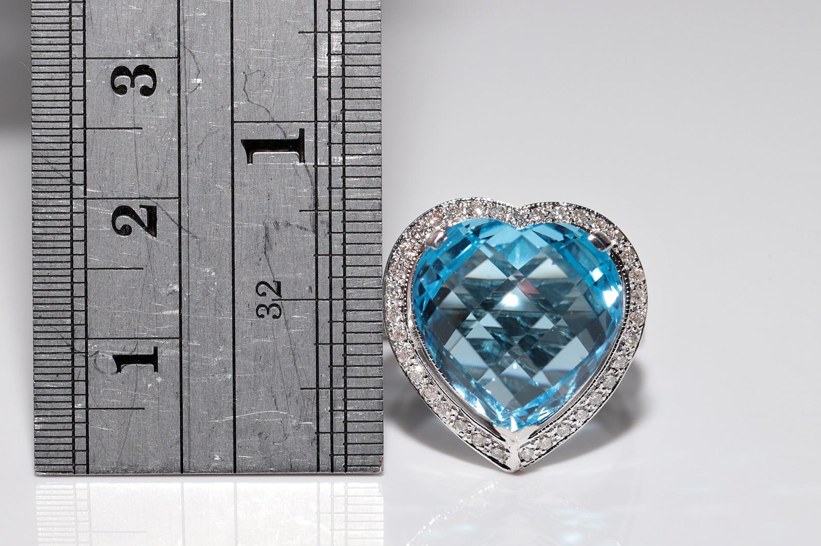 Brilliant Cut 18k Gold Natural Diamond And Blue Topaz Decorated Strong Heart Ring For Sale