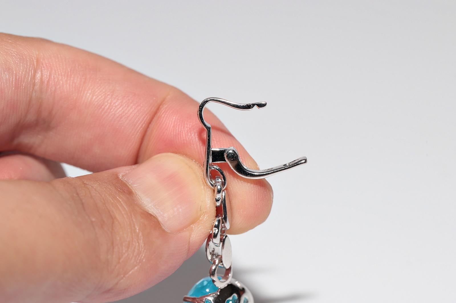 18 Karat Gold Natürlicher Diamant und blauer Topas Dekorierter starker hübscher tropfenförmiger Ohrring im Angebot 7