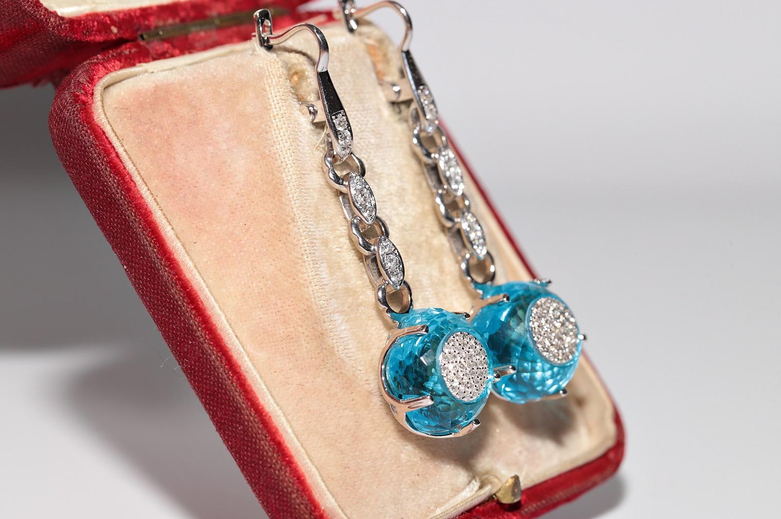 18 Karat Gold Natürlicher Diamant und blauer Topas Dekorierter starker hübscher tropfenförmiger Ohrring (Retro) im Angebot