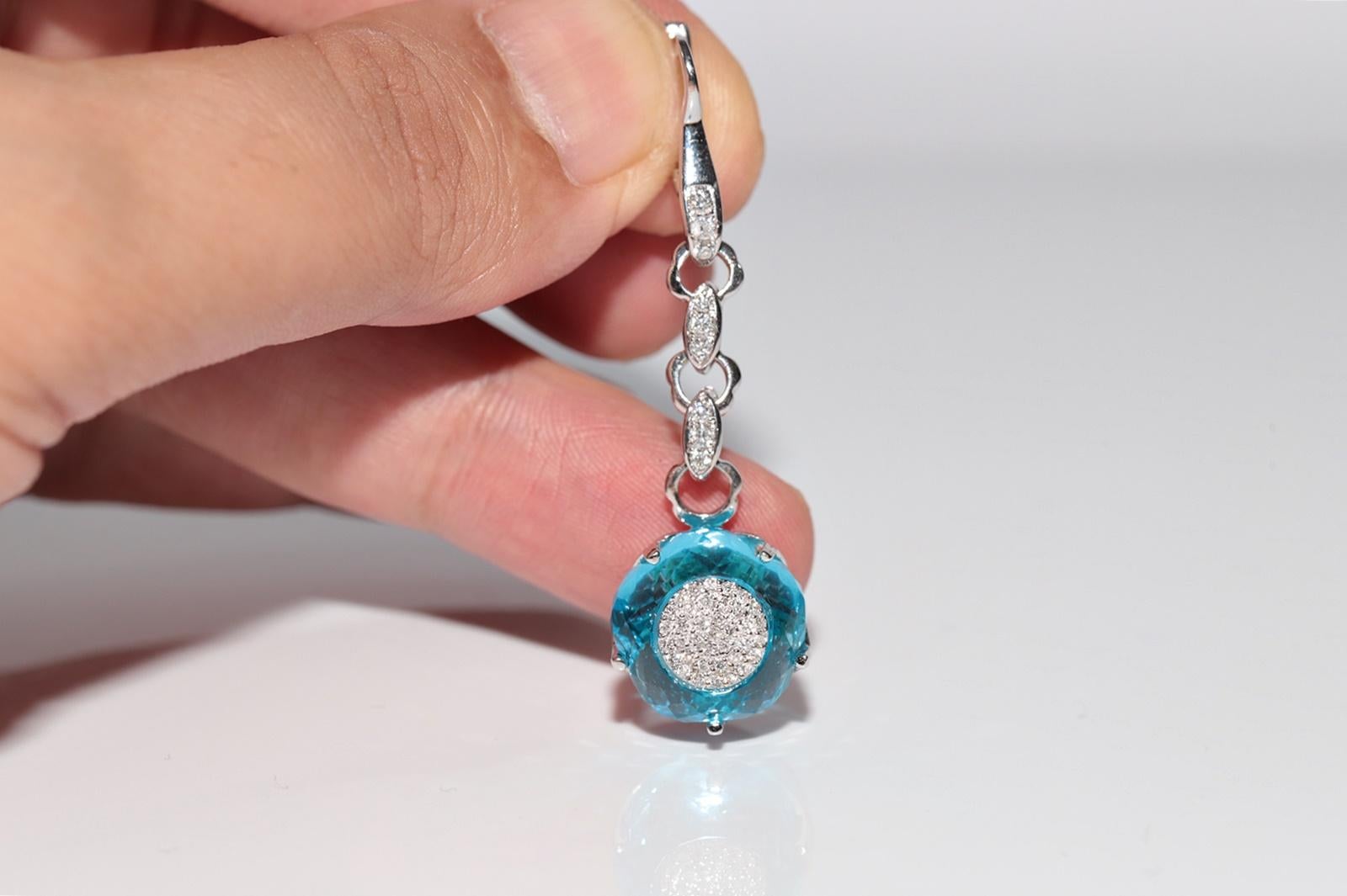 18 Karat Gold Natürlicher Diamant und blauer Topas Dekorierter starker hübscher tropfenförmiger Ohrring im Angebot 1