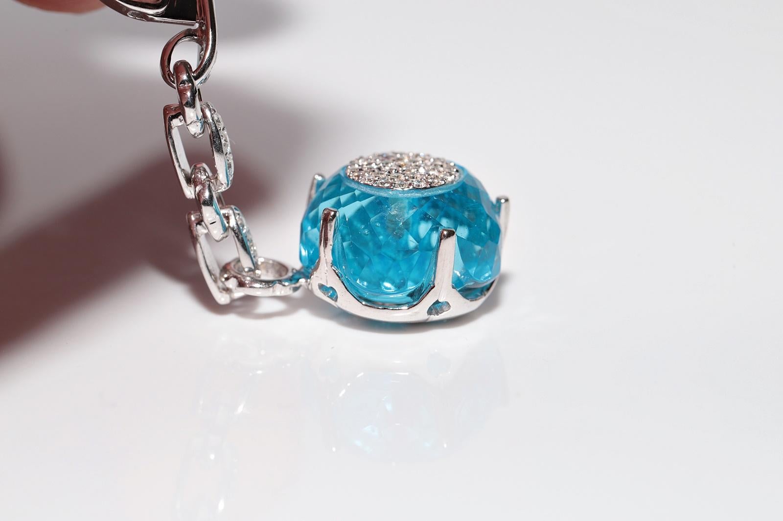 18 Karat Gold Natürlicher Diamant und blauer Topas Dekorierter starker hübscher tropfenförmiger Ohrring im Angebot 3