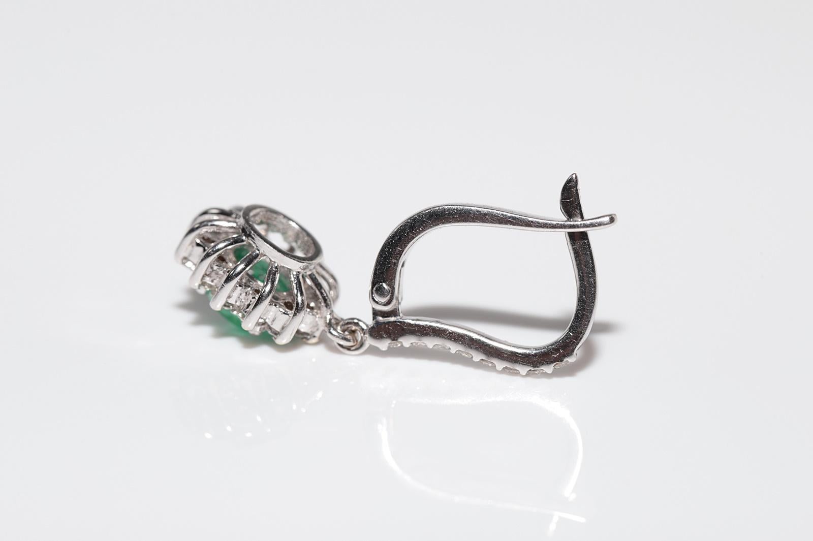 18 Karat Gold Natürlicher Diamant und Smaragd im Cabochon-Schliff Dekorierter Tropfenohrring im Angebot 6