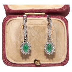 18k Gold Natural Diamond And Cabochon Cut Emerald Decorated Drop Earring