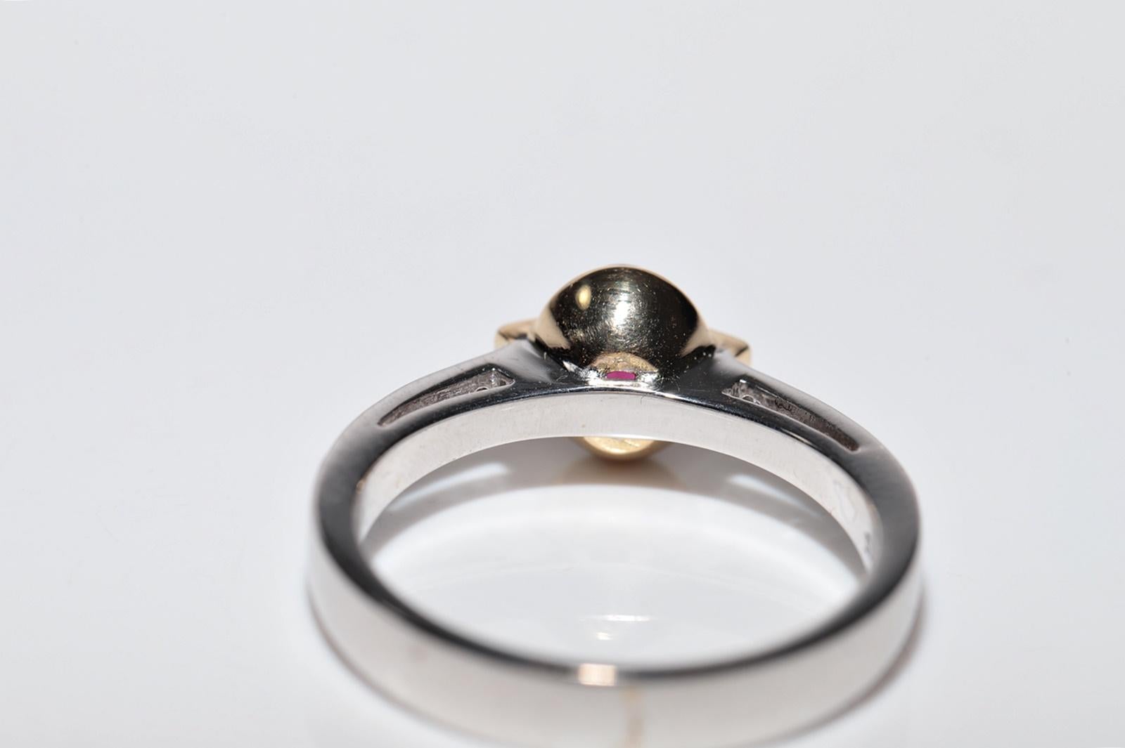 Anillo de Oro de 18 K Decorado con Diamantes Naturales y Rubí Tallado en Cabujón en venta 5
