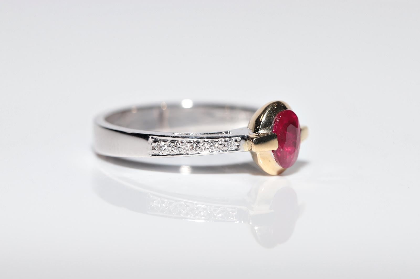 De las mujeres Anillo de Oro de 18 K Decorado con Diamantes Naturales y Rubí Tallado en Cabujón en venta
