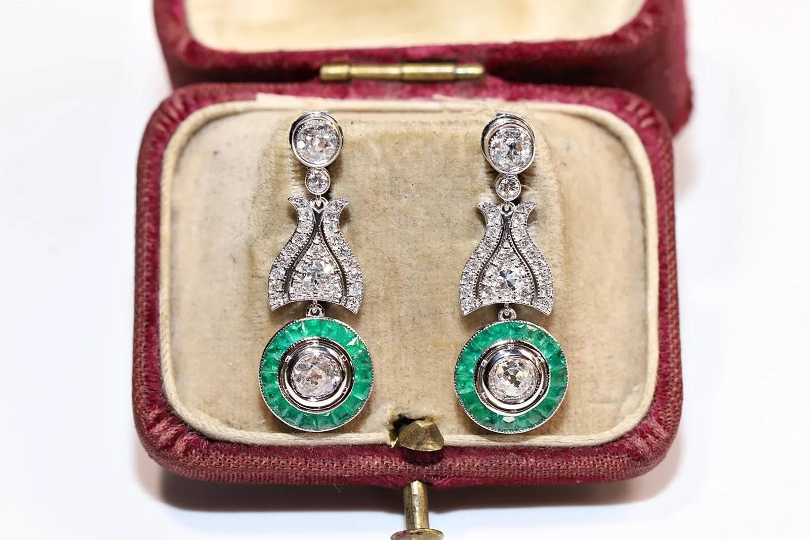 In very good condition.
Total weight is 6.8 grams.
Totally is diamond 1.66 carat.
The diamond  is has G-H color and vvs-vs.
Totally is emerald 1.95 carat.
Box is not included.
Please contact for any questions.