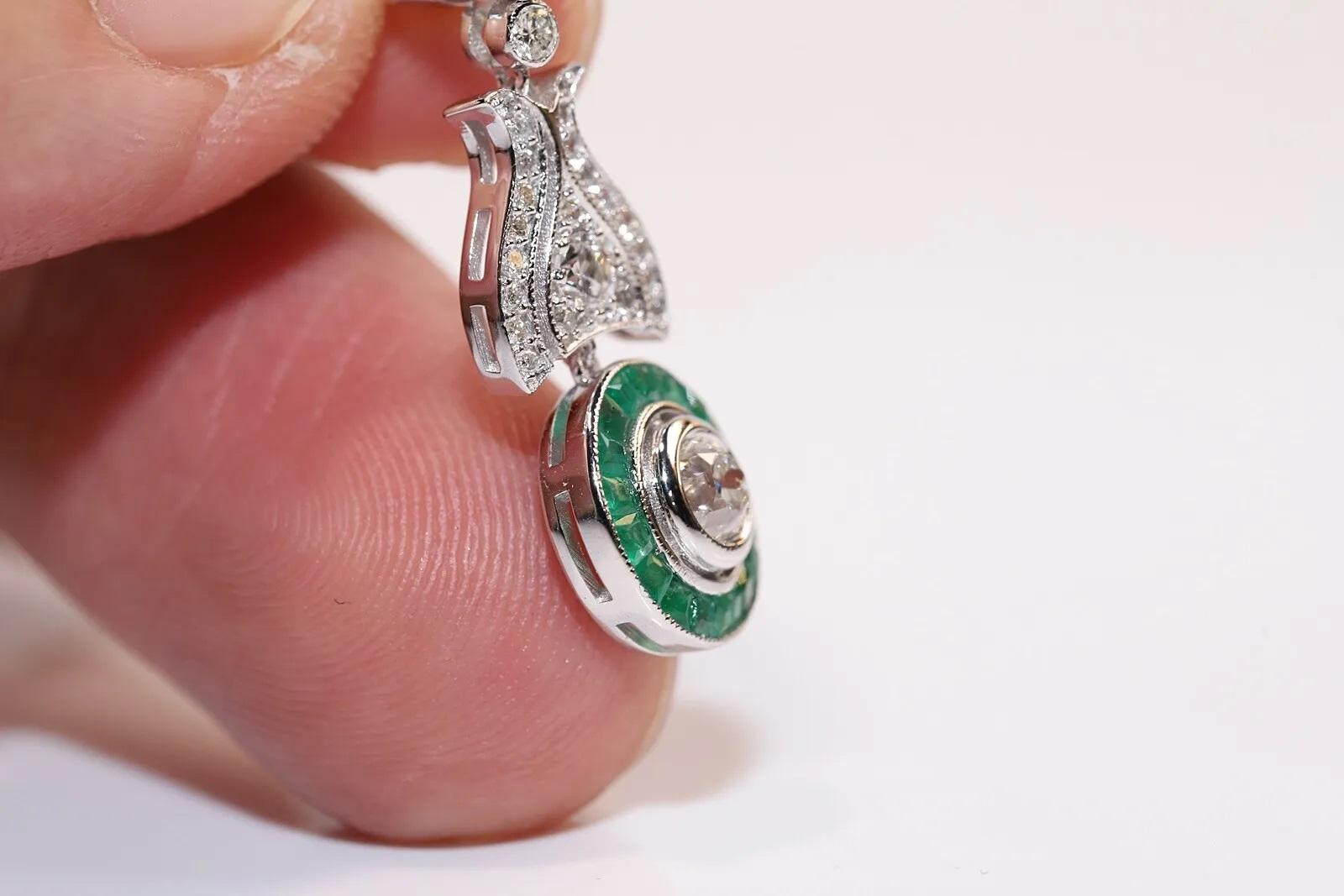 18K Gold Natural Diamond And Caliber Cut Emerald Decorated Drop Earring In Good Condition For Sale In Fatih/İstanbul, 34
