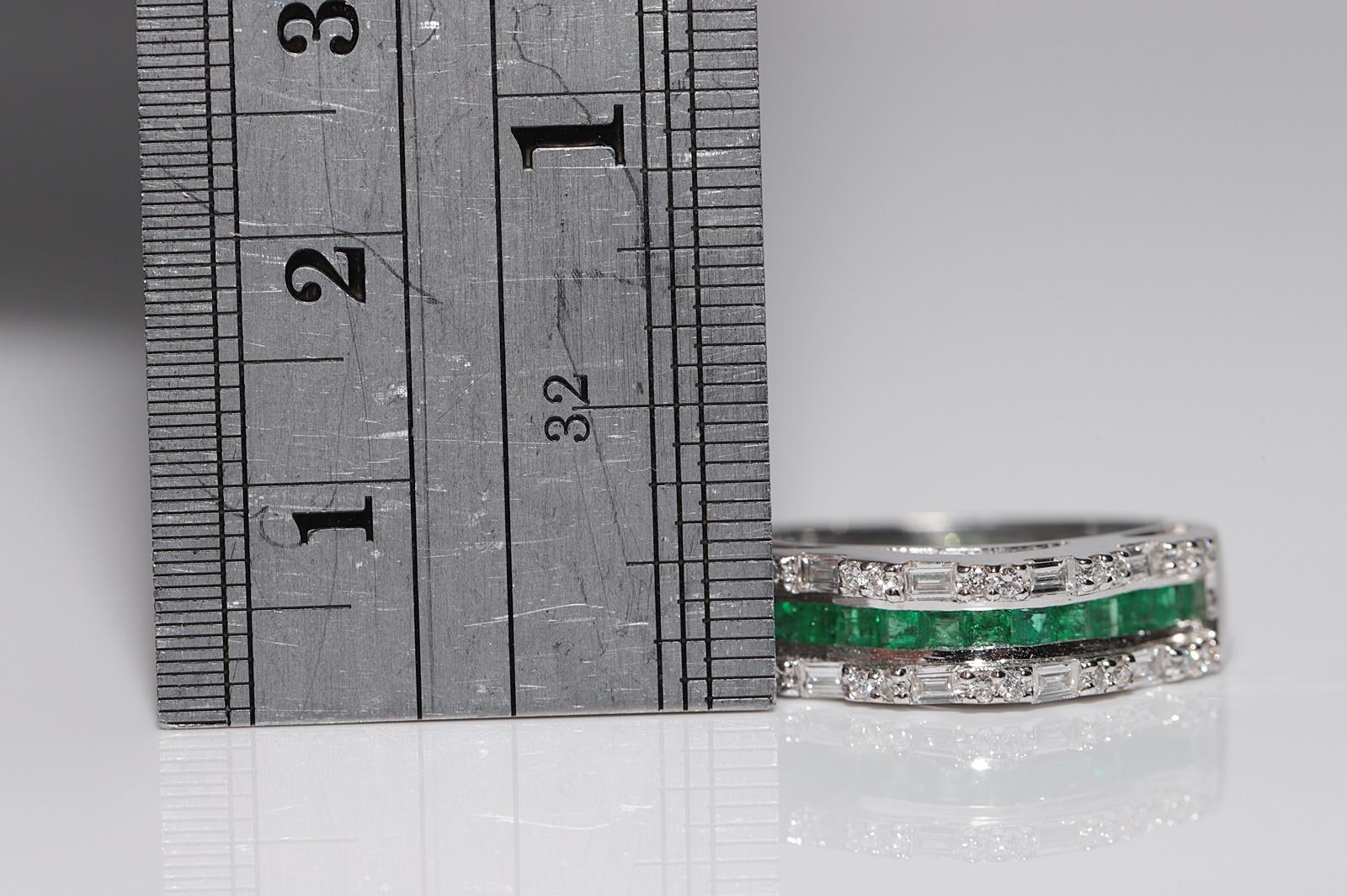 18k Gold Natural Diamond And Caliber Emerald Decorated Band Ring For Sale 4