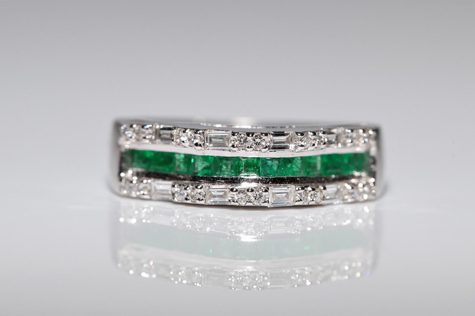 18k Gold Natural Diamond And Caliber Emerald Decorated Band Ring For Sale 6