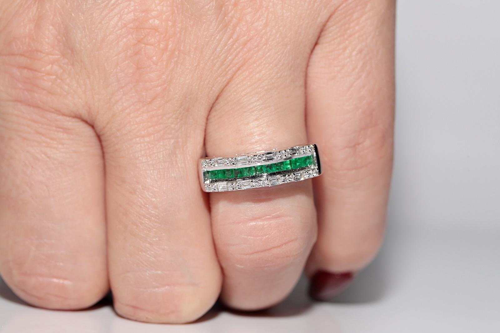 18k Gold Natural Diamond And Caliber Emerald Decorated Band Ring For Sale 8